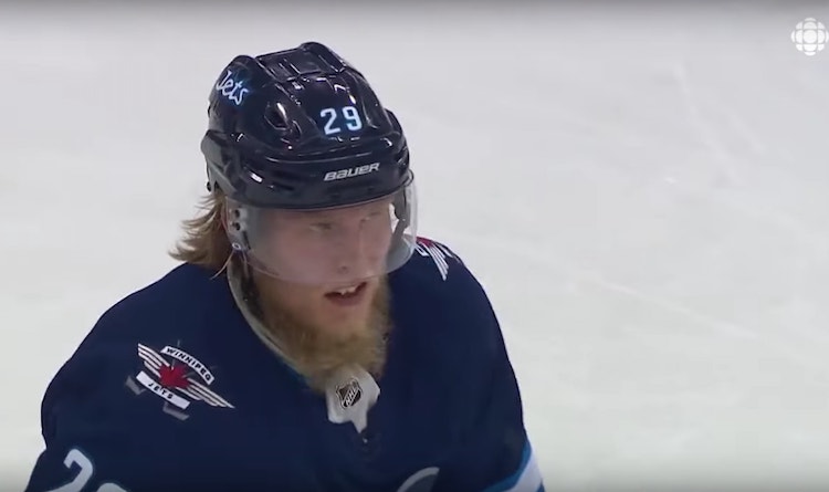 Patrik Laineesta povataan Patrik Laineesta povataan NHL:n toiseksi parhaiten palkattua pelaajaa.