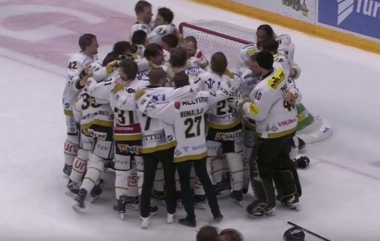 Kausiennakko: Kärpät Kausiennakko: Kärpät.