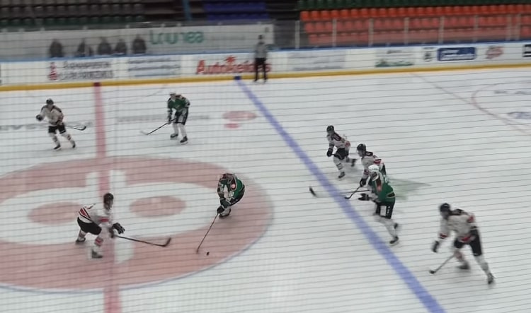 Niklas Sahan uskomaton soolomaali Niklas Sahan uskomaton soolomaali on videolla kohdasta 0.30 eteenpäin.