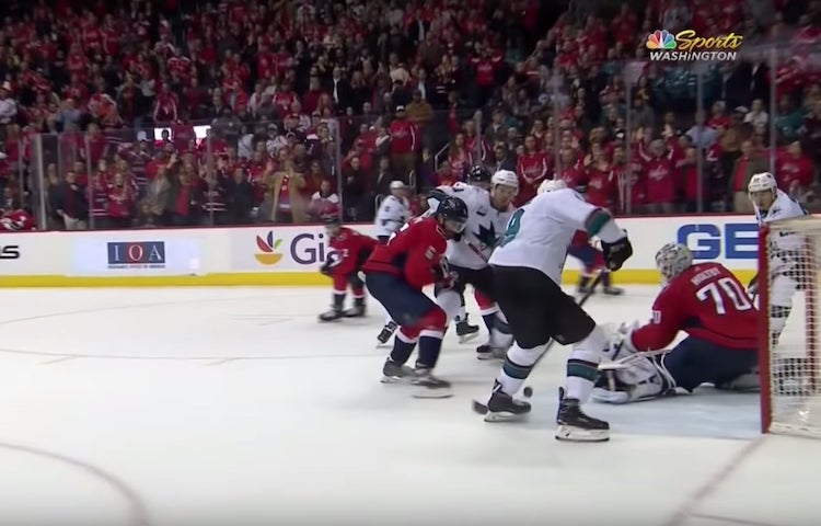 Sharks taisteli loppuun San Jose Sharks taisteli loppuun saakka ja tasoitti ottelun viimeisellä sekunnilla.