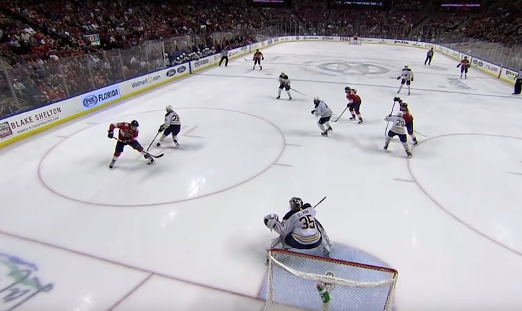 Aleksander Barkov loihti maalin Aleksander Barkov loihti todella kauniin maalin.