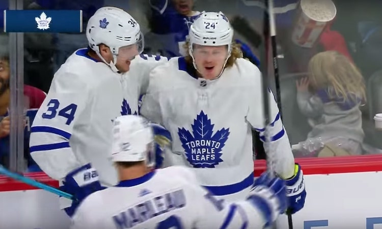 Kasperi Kapanen teki maalin Auston Matthews tarjoili uskomattoman syötön Kasperi Kapasen maaliin.