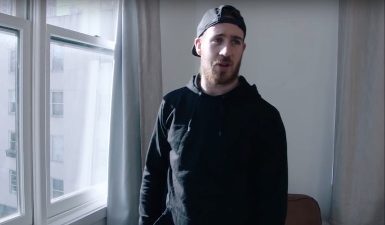 Kevin Hayes Winnipegiin Kevin Hayes teki jatkosopimuksen Philadelphian kanssa.