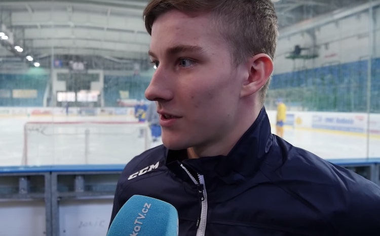 Lukas Dostal lainalle Ilvekseen Lukas Dostal siirtyy lainalle Ilvekseen.