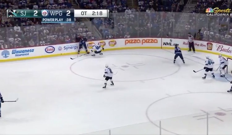 San Jose Sharks voittomaali Patrik Laineella karmea ilta San Jose Sharksia vastaan.