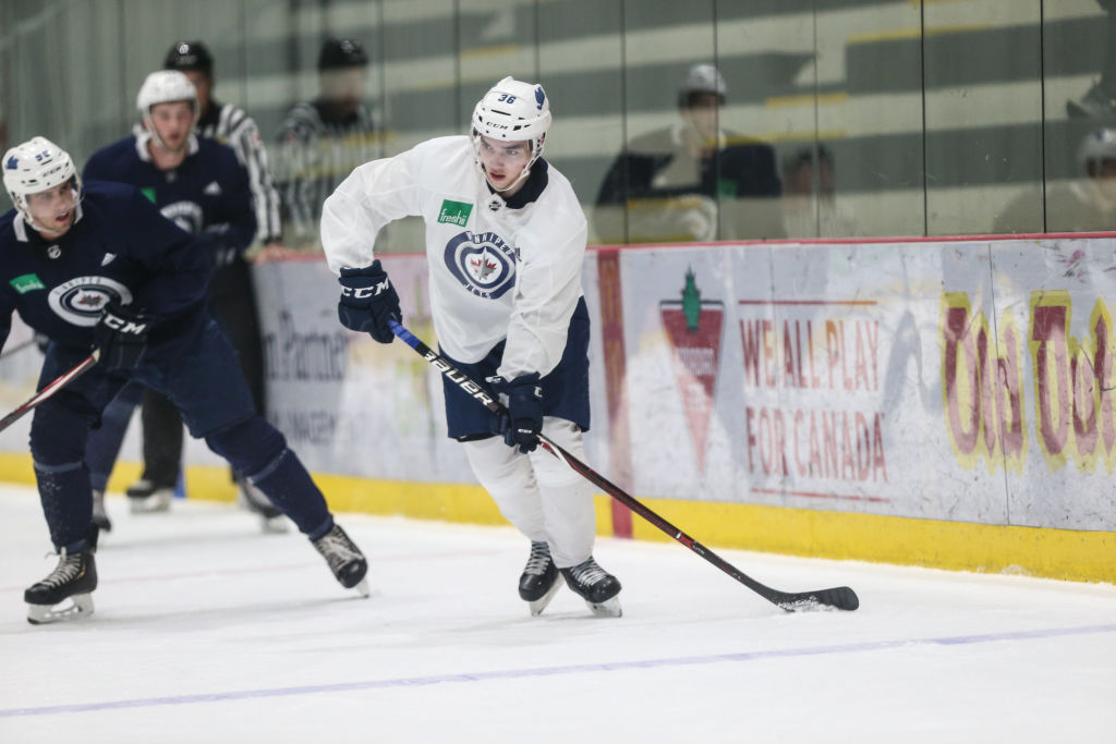 NHL: JUN 28 Winnipeg Jets Development Camp Ville Heinola on vakuutti Winnipeg Jetsin harjoitusleirillä.
