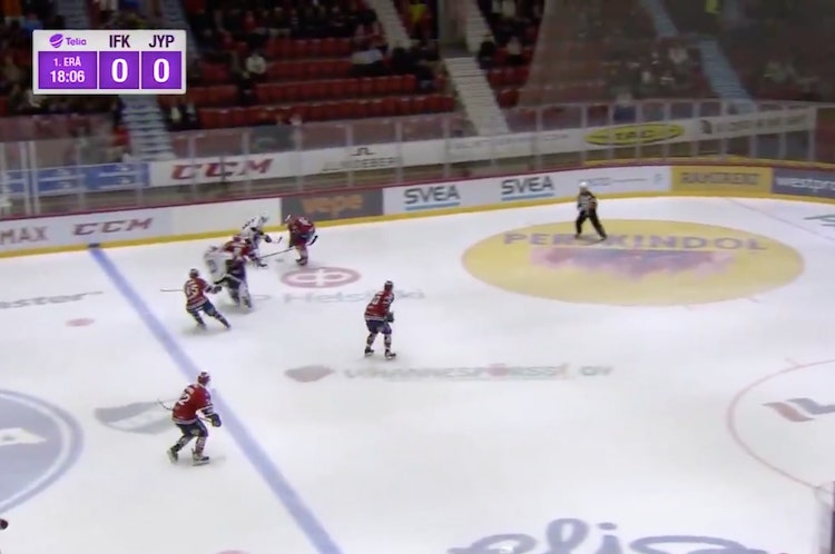 Ville Varakas pelikielto Ville Varakas sai pitkän pelikiellon.