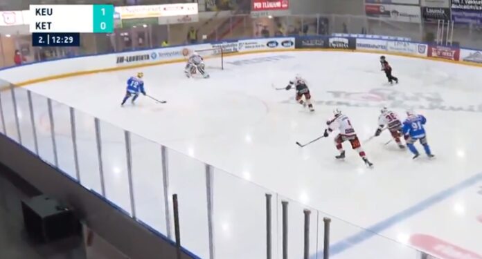 Video: Mestiksessä nähtiin harvinainen pleksipomppu – ja kiekko oli pian maalissa