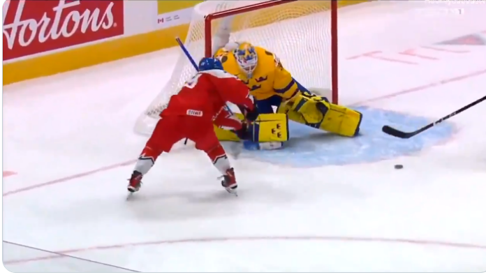 Video: Ruotsin maalivahti Hugo Alnefelt venyi upeaan torjuntaan U20 MM-kisoissa